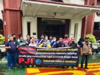 PERINGATAN: MENGHALANGI KERJA JURNALIS, DIBUI. KETUA UMUM PJI KECEWA VONIS PENYIKSA JURNALIS NURHADI “BANCI”